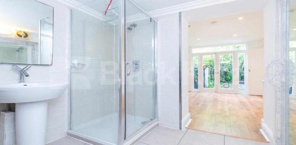 Amazing two bed with private garden and being a stoes throw to Primrose Hill. St Georges Terrace, Primrose Hill / Camden 